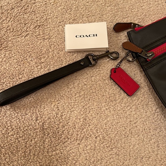 NEW!!! COACH clutch - Picture 2 of 7